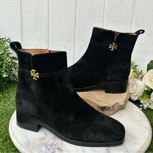 TORY BURCH EVERLY SUEDE ANKLE BOOTIES IN BLACK gold logo SIZE 6 NEW
